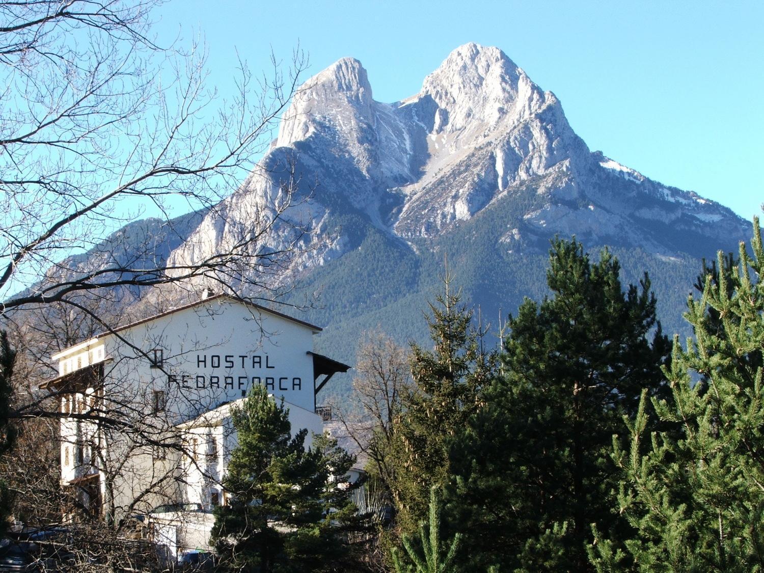Hostal Pedraforca ซัลเดส ภายนอก รูปภาพ